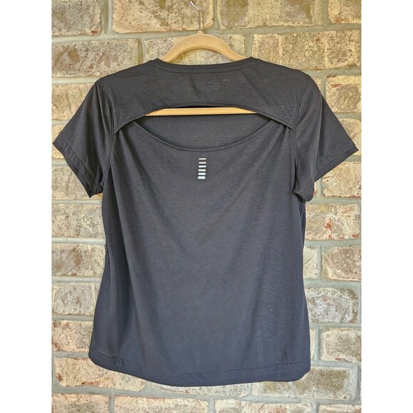 ALK Women's M Under Armour UA Black Open Back SS Tee T-Shirt Shirt Tee Top EUC - Picture 3 of 3